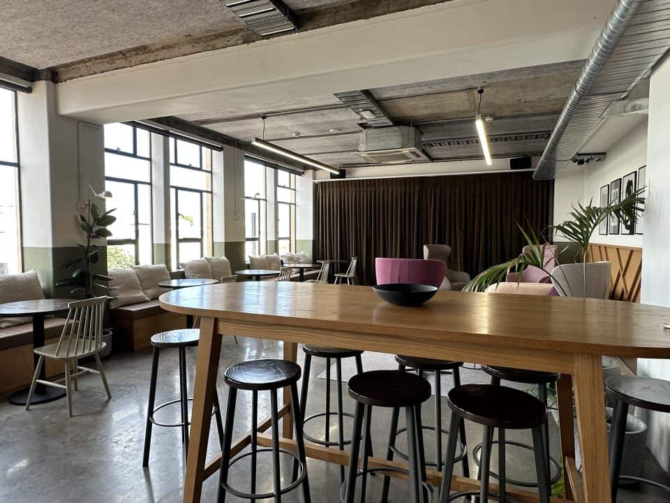 panama_square_lounge_area